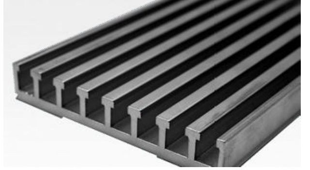 Aluminium-Mehrfach-Nutenleiste LA 12